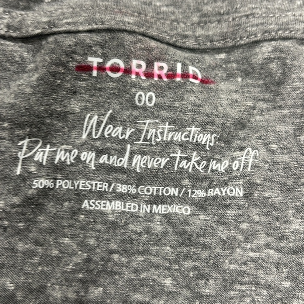 NWT Torrid Grey V-neck, Armpit 2 armpit 27", Length 33" - Picture 8 of 9